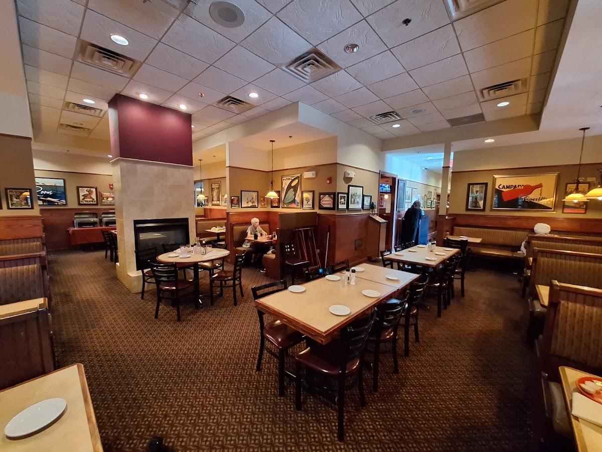 Scrementi's Restaurant, Banquets & Catering